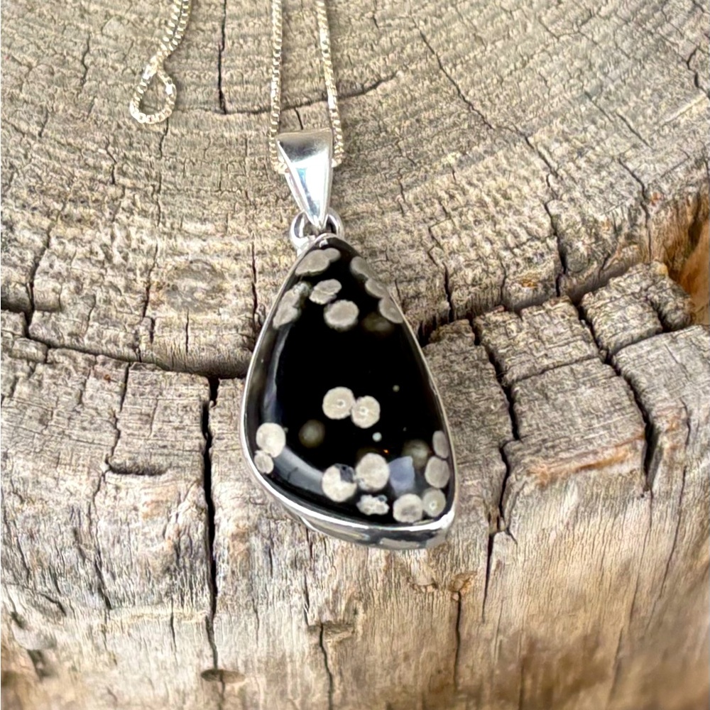 Galaxy Obsidian Necklace - Picture 3 of 15